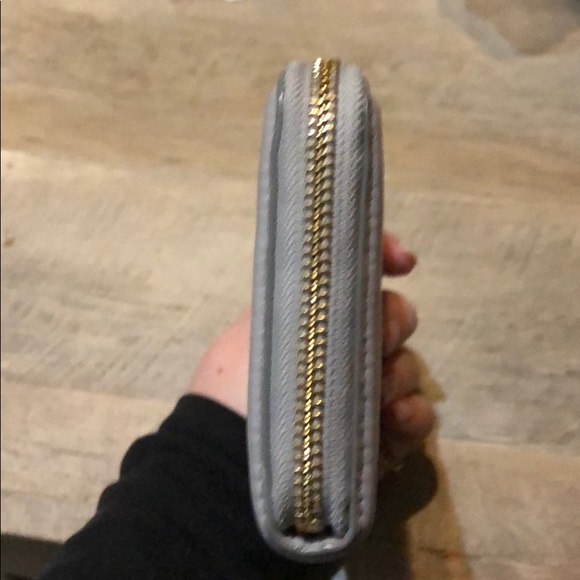 Tory Burch Amanda Continental Zip Around Wallet - Picture 4 of 8